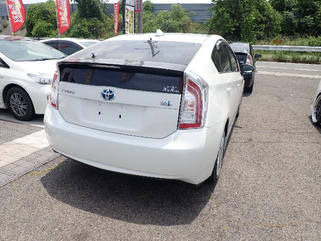 TOYOTA プリウス　字光式ナンバー　AIR 取り付け