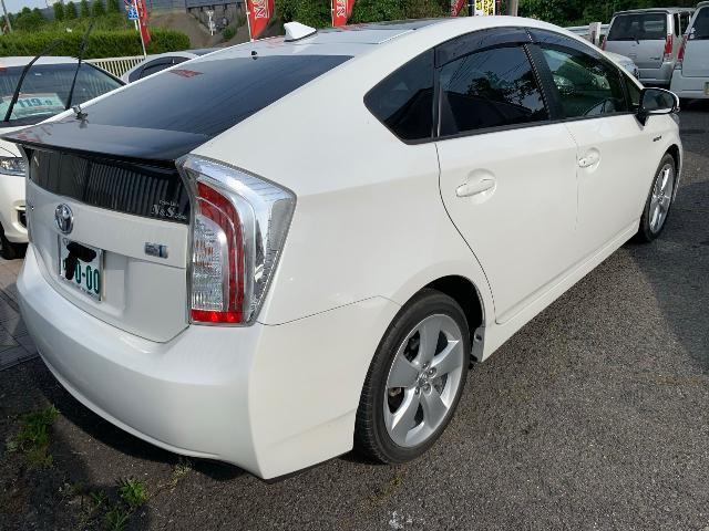 TOYOTA プリウス　字光式ナンバー　AIR 取り付け