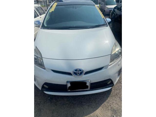 トヨタ 30プリウス ガラス交換
Gツーリングセレクション 岡山市東区