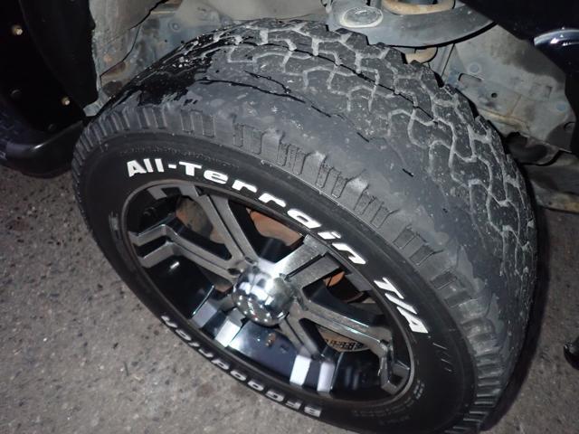 トヨタ　ハイラックスサーフ　TRN210w  タイヤ交換