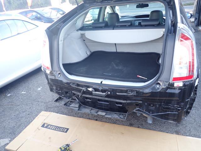 トヨタ 30プリウス リアバンパー交換
ZVW30 Gツーリングセレクション 岡山市東区