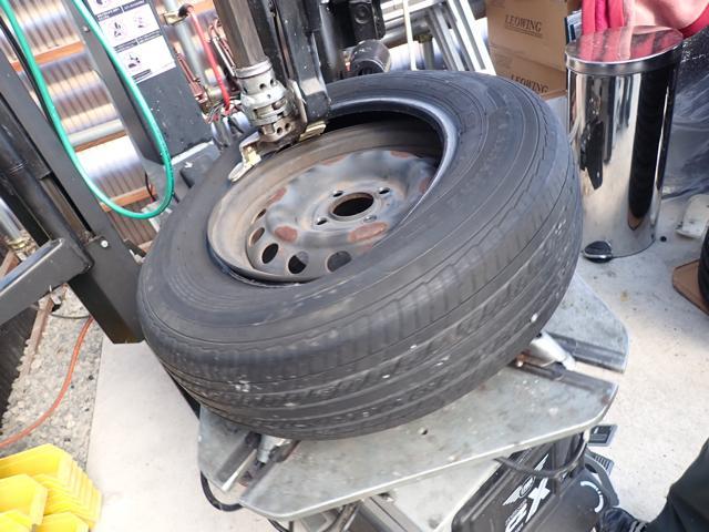 日産 ノート タイヤ交換
E12 S 岡山市東区