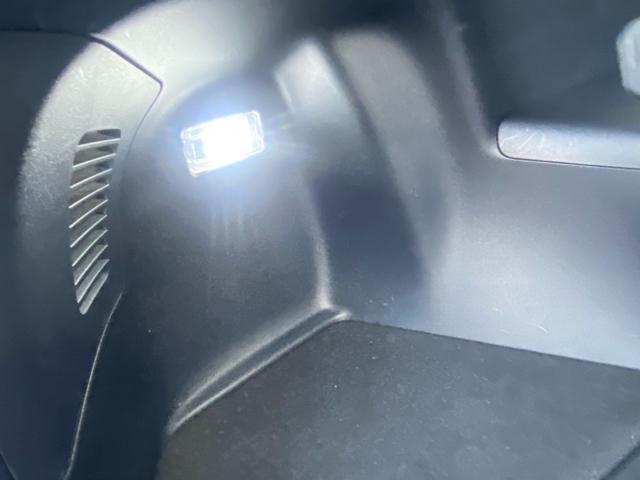 トヨタ プリウスα LEDランプ取付け
ZVW40 Sツーリングセレクション 岡山市東区