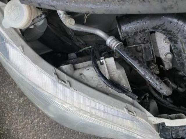 ダイハツ ムーヴ ヘッドライトバルブ交換
L175S X 岡山市東区