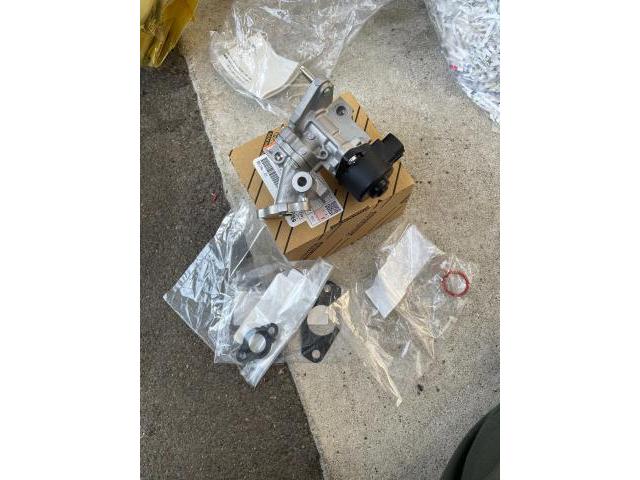 トヨタ プリウス  ZVW30 EGRバルブ交換　岡山市東区