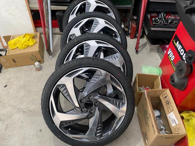 トヨタ 50プリウス後期 ホイール交換 ZVW51 Aツーリング トヨタ 50プリウス後期 ホイール交換 ZVW51 Aツーリング