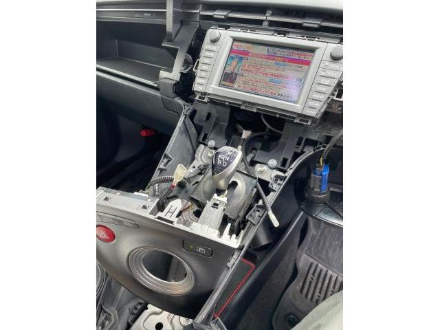 トヨタ　30プリウス　Gツーリングセレクションレザーパッケージ　LEDイルミネーションシフト取り付け　ZVW30 岡山市東区