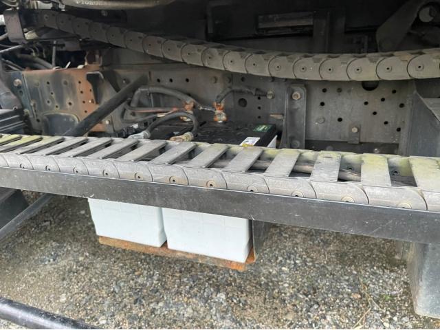 三菱ふそう　キャンター　キャブオーバー　バッテリー交換　FE83DGN　岡山市東区　