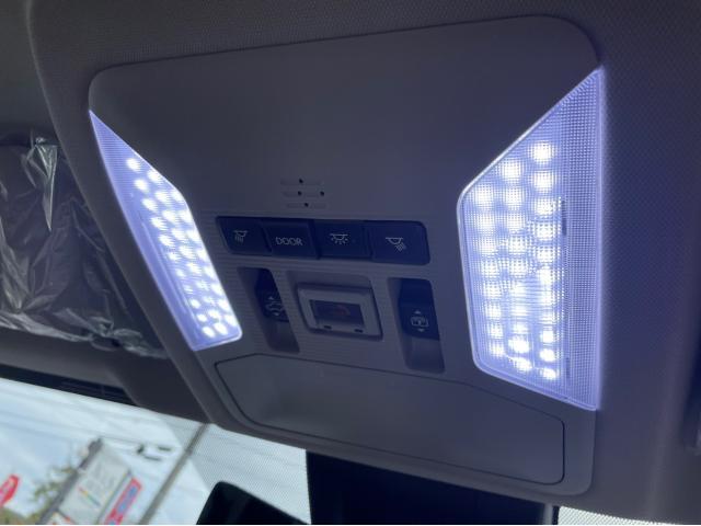 トヨタ　ＲＡＶ４　アドベンチャー　LEDルームランプ　交換　MXAA54  岡山市東区