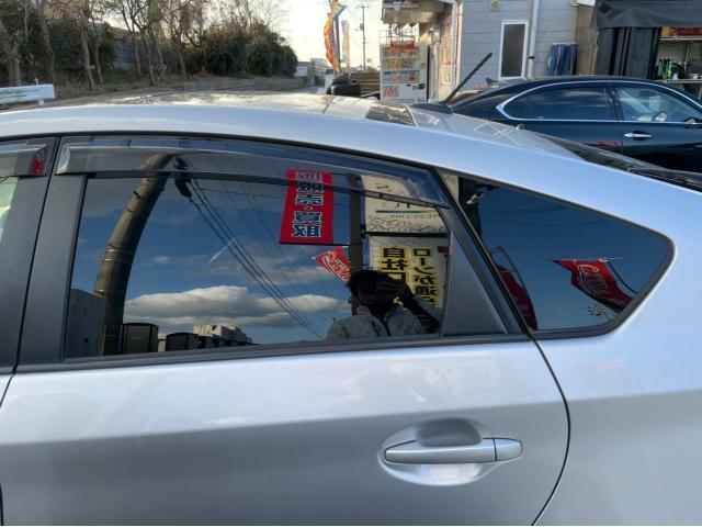 トヨタ　30プリウス　カーフィルム貼り付け　ZVW30 岡山市東区