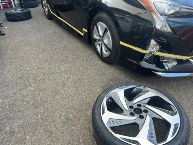 トヨタ プリウス Aプレミアム モデリスタホイール交換 ZVW51 トヨタ プリウス Aプレミアム モデリスタホイール交換 ZVW51