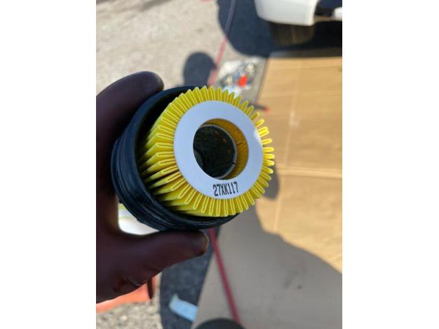 トヨタ　30プリウス　Gツーリングセレクション　納車前点検　オイル エレメント 交換　ワイパーゴム交換　エアコンフィルター交換　ZVW30  岡山市東区