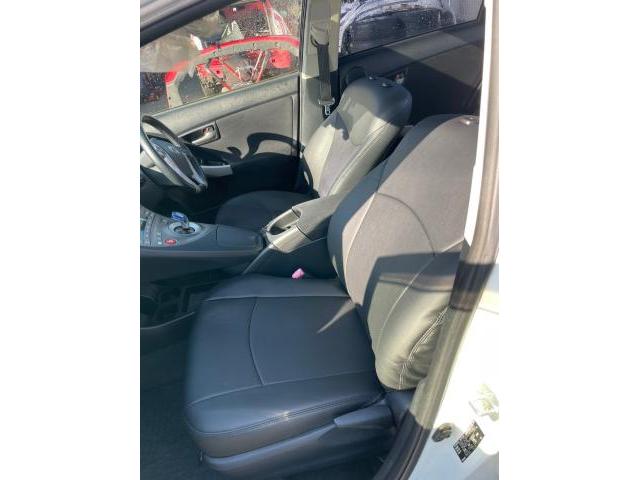 トヨタ　30プリウス　シートカバー　取り付け　ZVW30  岡山市東区