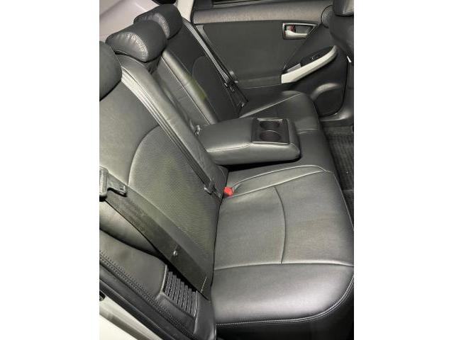 トヨタ　30プリウス　シートカバー　取り付け　ZVW30  岡山市東区