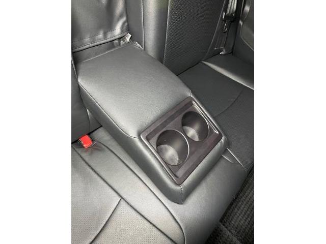 トヨタ　30プリウス　シートカバー　取り付け　ZVW30  岡山市東区