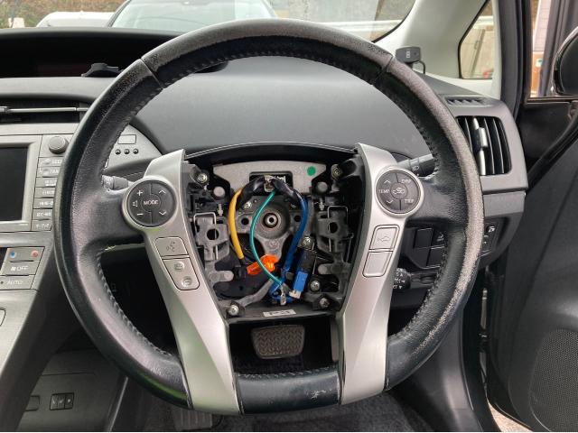 トヨタ　30プリウス　ハンドル交換　インテリアパネル取り付け　ZVW30 岡山市東区