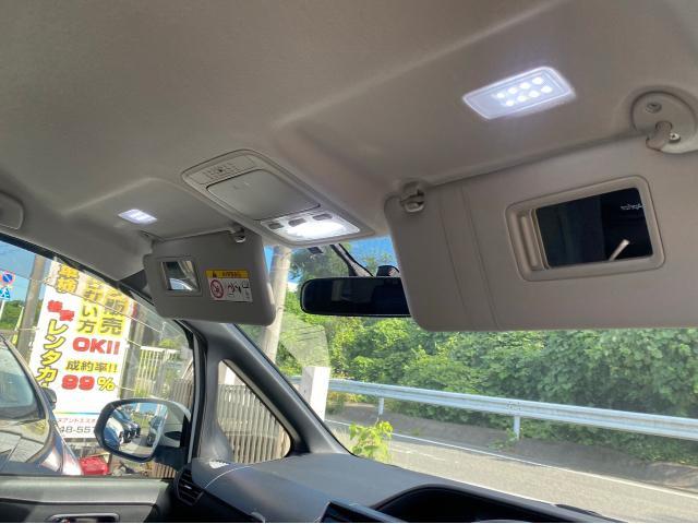 トヨタ　ヴォクシー　LEDルームランプ　取り付け　ZWR80G 岡山市東区