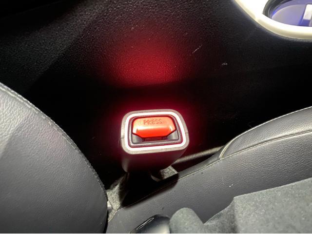 トヨタ　50プリウス　ヴァレンティー　シートベルトバックルイルミネーション　シートベルト非装着時赤点灯　装着時青点灯　取付　ZVW51  岡山市東区