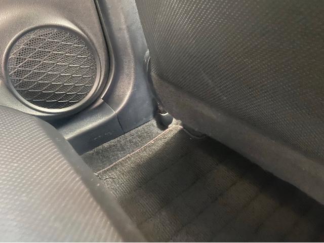 トヨタ 50プリウス パネル取り付け穴開け加工 純正フットライト トヨタ 50プリウス パネル取り付け穴開け加工 純正フットライト