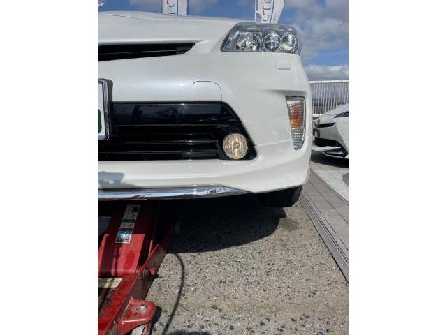 トヨタ　30プリウス　fclフォグランプ交換　ZVW30 岡山市東区
