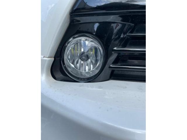 トヨタ　30プリウス　fclフォグランプ交換　ZVW30 岡山市東区