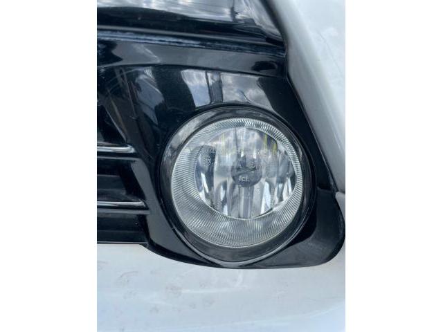 トヨタ　30プリウス　fclフォグランプ交換　ZVW30 岡山市東区