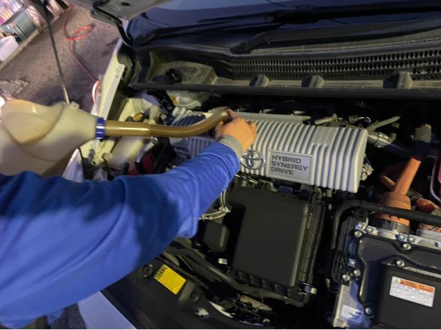 トヨタ　30プリウス　オイル交換　エレメント交換　スタッドレス→夏用タイヤ交換　ZVW30 岡山市東区