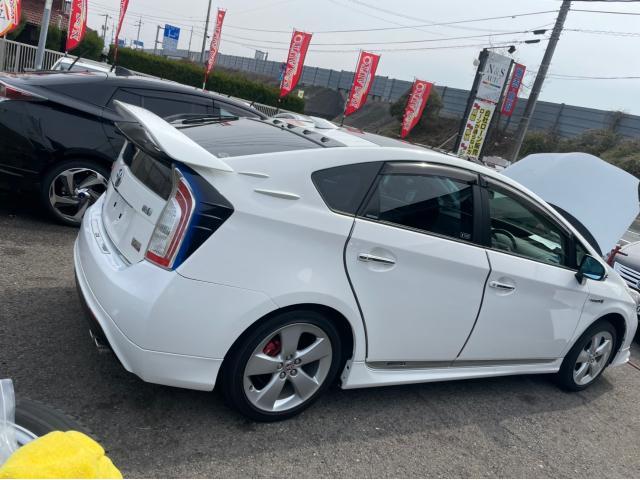 トヨタ　30プリウス　タイヤ4本　交換　納車前点検　オイル　エレメント　ワイパーゴム　エアコンフィルター　交換　ZVW30 岡山市東区