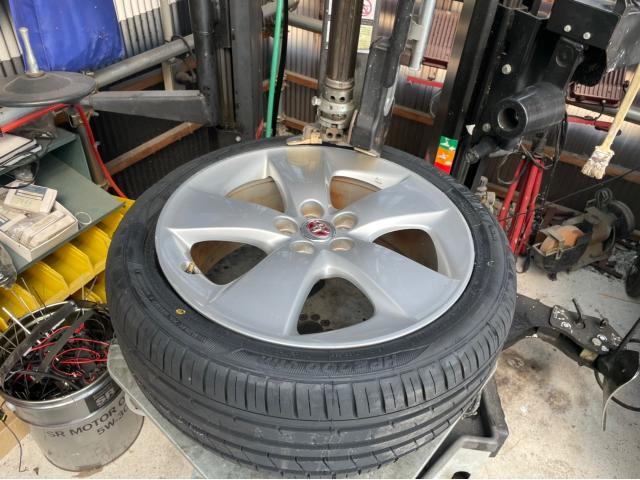 トヨタ　30プリウス　タイヤ4本　交換　納車前点検　オイル　エレメント　ワイパーゴム　エアコンフィルター　交換　ZVW30 岡山市東区