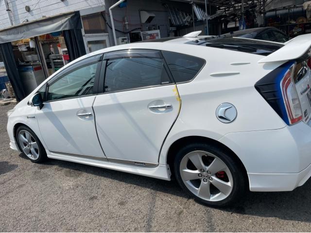 トヨタ　30プリウス　タイヤ4本　交換　納車前点検　オイル　エレメント　ワイパーゴム　エアコンフィルター　交換　ZVW30 岡山市東区