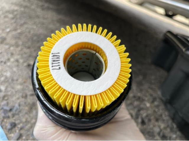 トヨタ　30プリウス　タイヤ4本　交換　納車前点検　オイル　エレメント　ワイパーゴム　エアコンフィルター　交換　ZVW30 岡山市東区