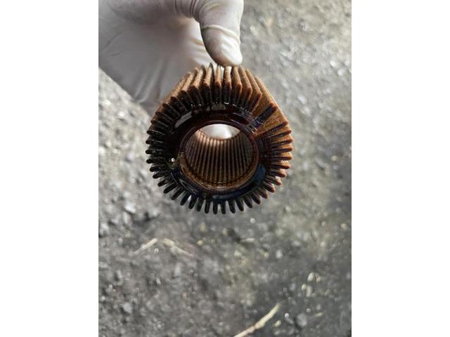 トヨタ　30プリウス　納車前点検　オイル交換　エレメント交換　ワイパーゴム交換　エアコンフィルター交換　ZVW30 岡山市東区