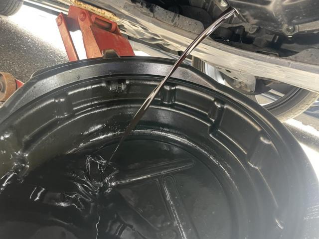 トヨタ　50プリウス　納車前点検　オイル交換　エレメント交換　エアコンフィルター交換　ZVW51 岡山市東区