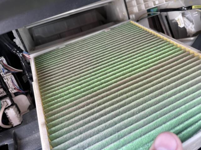 トヨタ　50プリウス　納車前点検　オイル交換　エレメント交換　ワイパーゴム交換　エアコンフィルター交換　ZVW51 岡山市東区