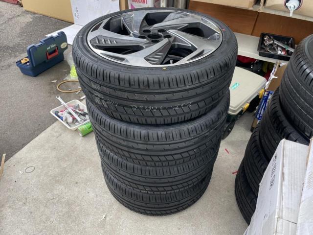 トヨタ　50プリウス　モデリスタアイコニック　取り付け　ホイール交換　18インチ　ZVW51 岡山市東区