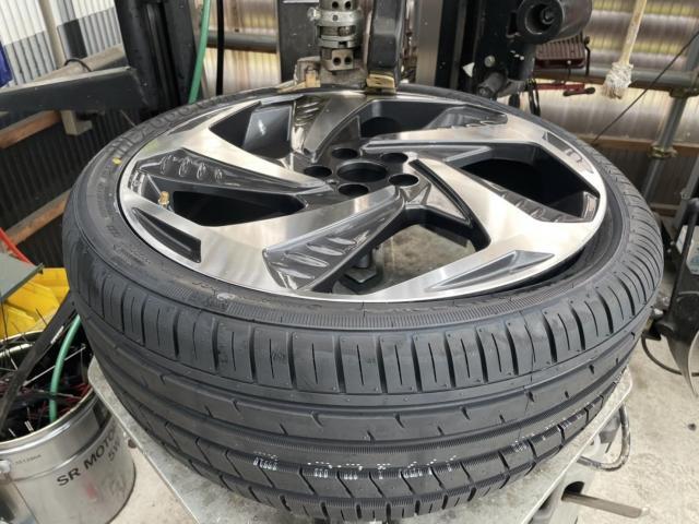 トヨタ　50プリウス　モデリスタアイコニック　取り付け　ホイール交換　18インチ　ZVW51 岡山市東区