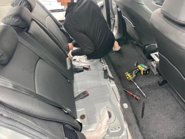 トヨタ　30系プリウス　シートカバー　付け替え　ZVW30 岡山市東区