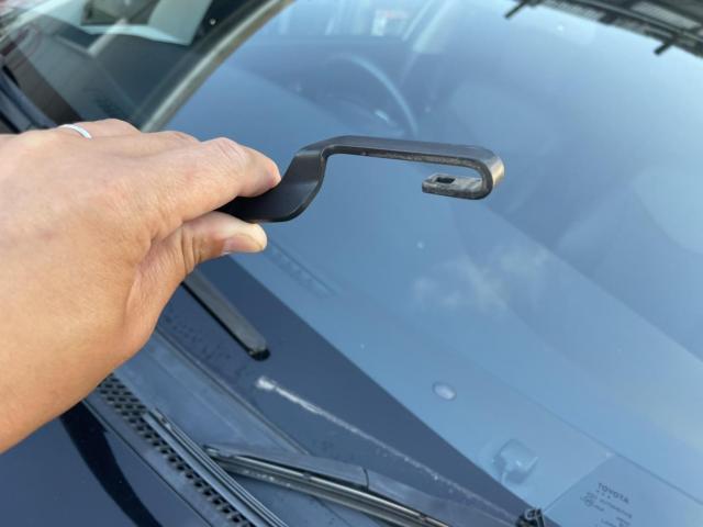 トヨタ 30系プリウス 納車前点検（オイル エレメント ワイパーゴム エアコンフィルター）交換 ZVW30 岡山市東区