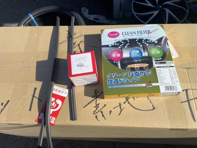 トヨタ 30系プリウス 納車前点検（オイル エレメント ワイパーゴム エアコンフィルター）交換 ZVW30　岡山市東区