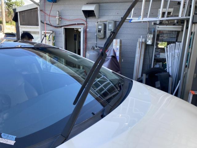 トヨタ 30系プリウス 納車前点検（オイル エレメント ワイパーゴム エアコンフィルター）交換 ZVW30　岡山市東区