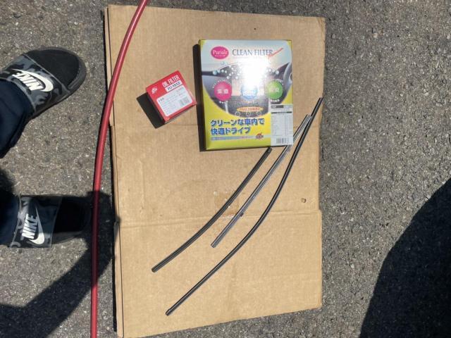 トヨタ 30系プリウス 納車前点検 （オイル エレメント ワイパーゴム エアコンフィルター） 交換 ZVW30　岡山市東区