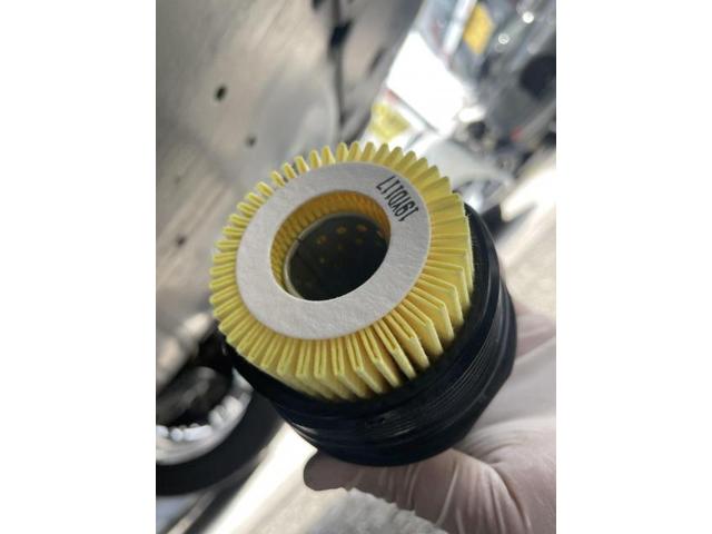 トヨタ 50系プリウス 納車前点検 オイル エレメント ワイパーゴム エアコンフィルター 交換 ZVW51　岡山市東区