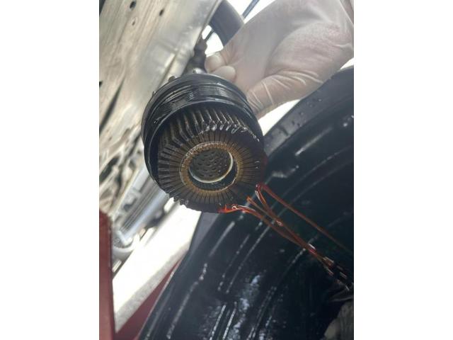 トヨタ 50系プリウス 納車前点検 オイル エレメント ワイパーゴム エアコンフィルター 交換 ZVW51　岡山市東区