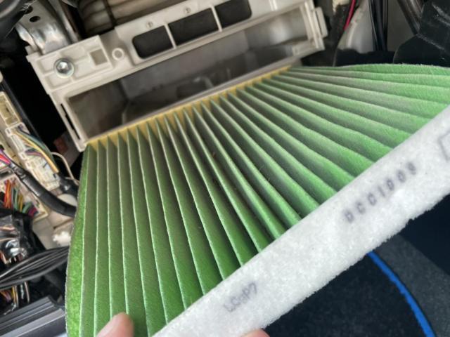 トヨタ 30系プリウス 納車前点検 オイル エレメント ワイパーゴム エアコンフィルター 交換 ZVW30 岡山市東区