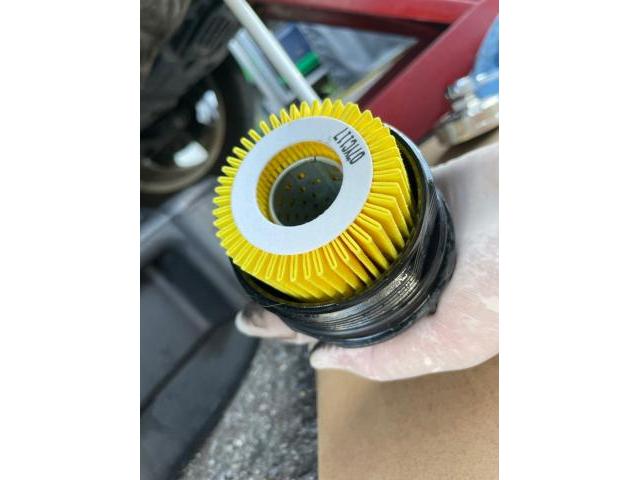 トヨタ 30系プリウス 納車前点検 オイル エレメント ワイパーゴム  エアコンフィルター  交換 ZVW30 岡山市東区