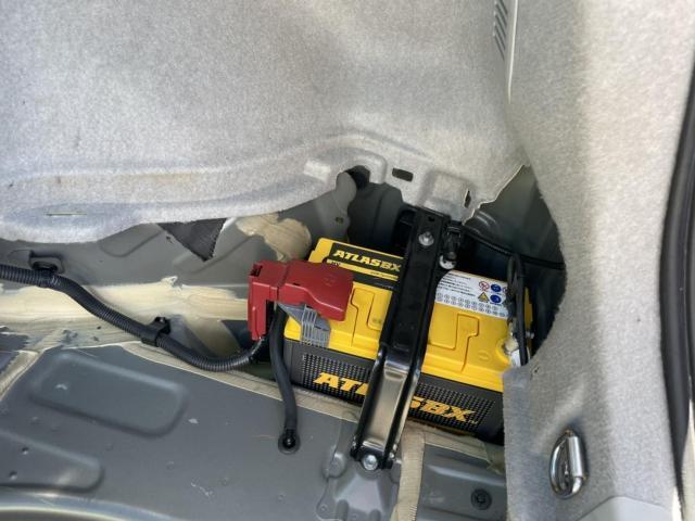 トヨタ 30系プリウス 補機バッテリー 交換 ZVW30 岡山市東区