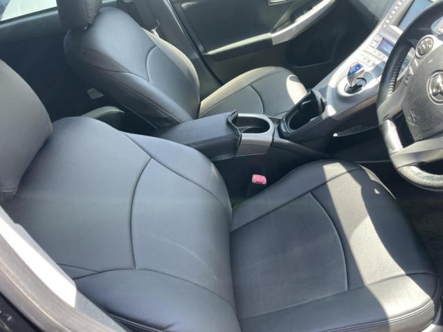 トヨタ 30系プリウス シートカバー取り付け ZVW30 岡山市東区