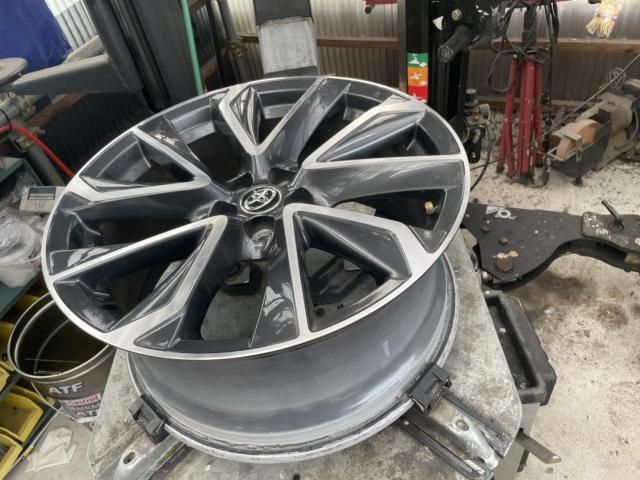 トヨタ 50系プリウス タイヤ交換（フロント2本） ZVW51 岡山市東区