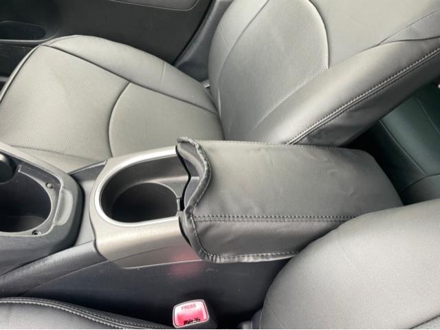 トヨタ 30系プリウス シートカバー 取り付け ZVW30 岡山市東区