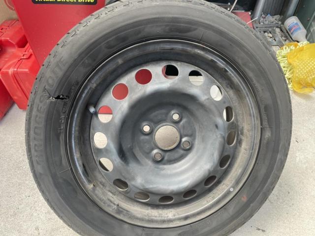 トヨタ アクア タイヤ交換 (1本) NHP10 岡山市東区